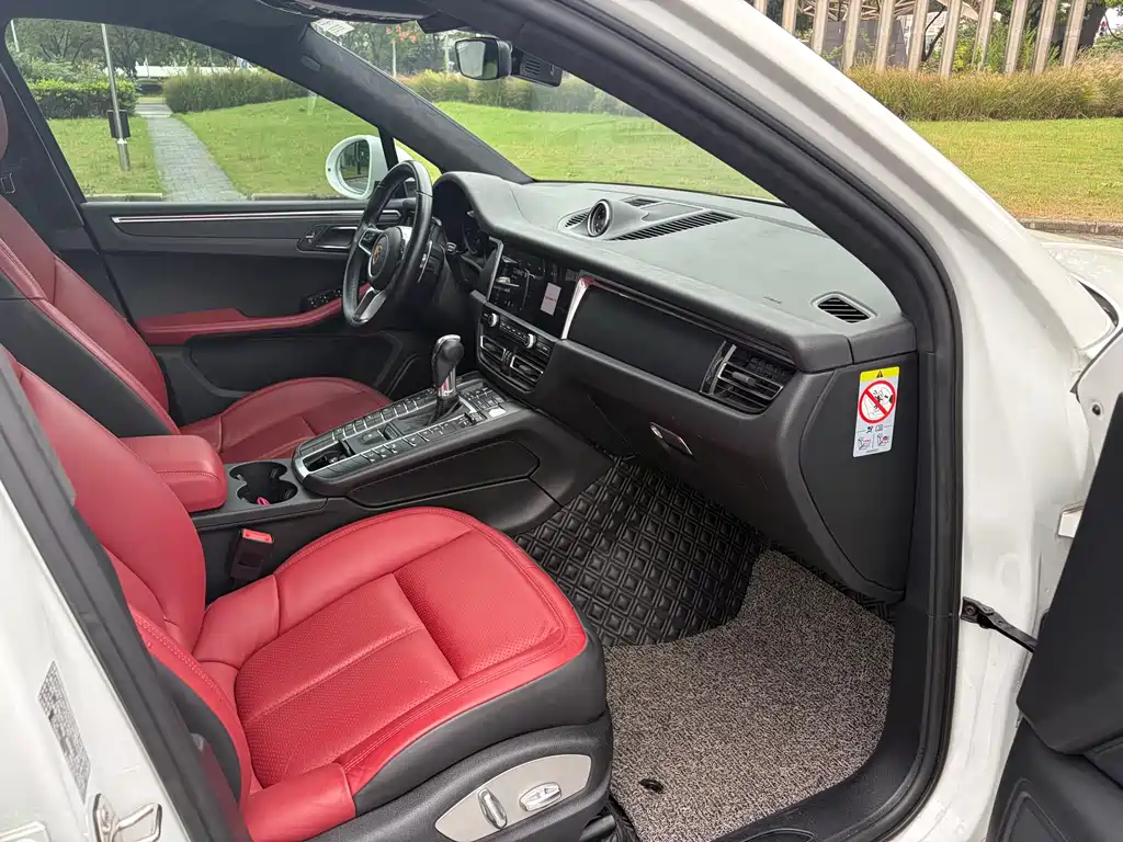 Porsche Macan — миниатюра 13