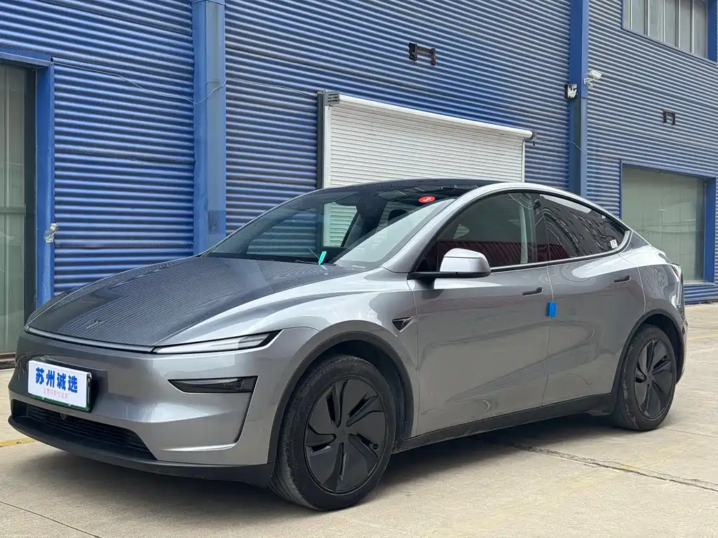 Tesla Model Y 2025