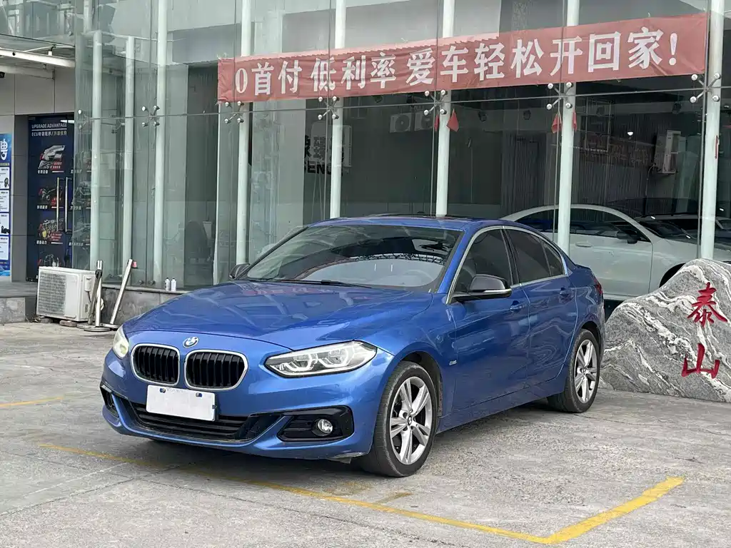 BMW 1 SERIES
