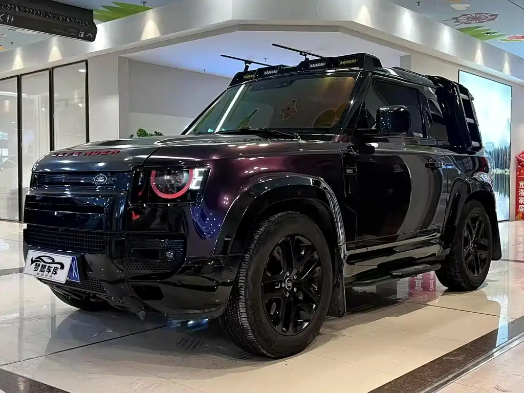 LAND ROVER DEFENDER