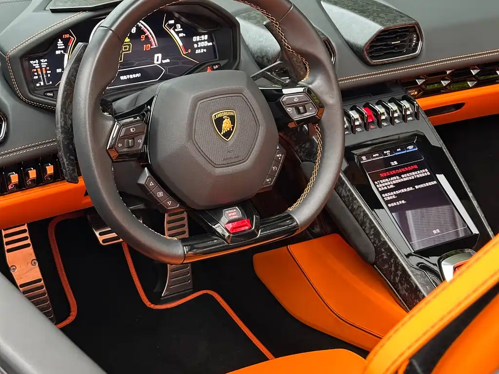 LAMBORGHINI HURACÁN