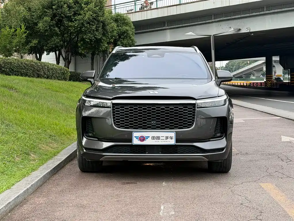 Li Auto ONE 2021 6 мест