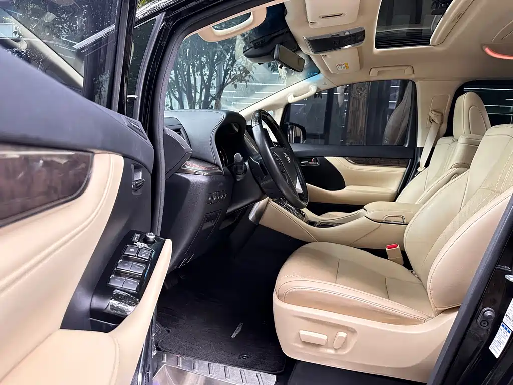 Toyota Alphard 2021 — фото 6