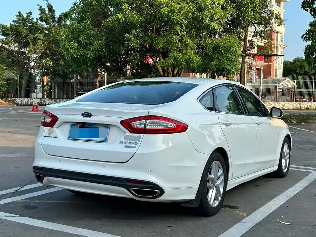 Ford Mondeo — миниатюра 9