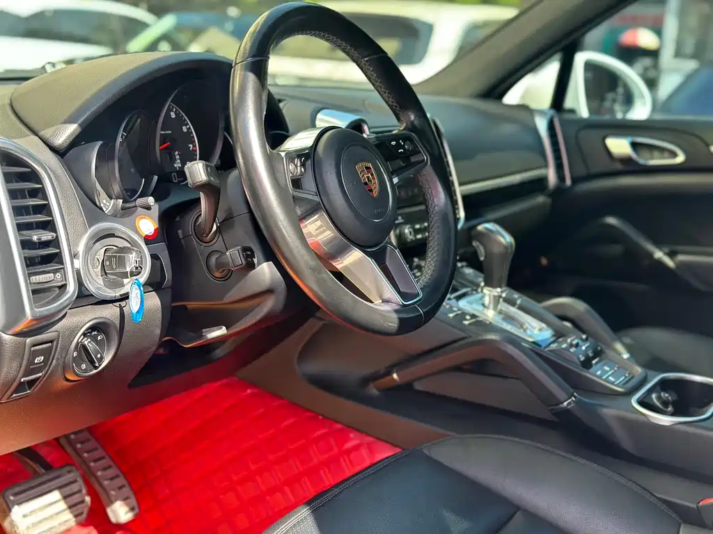 PORSCHE CAYENNE