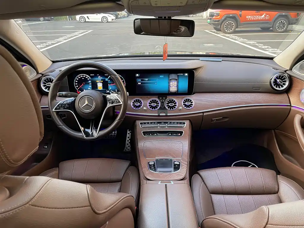 Mercedes-Benz E-Class — миниатюра 10