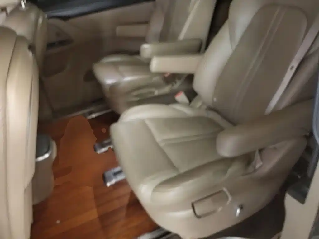 Buick GL8 — миниатюра 17
