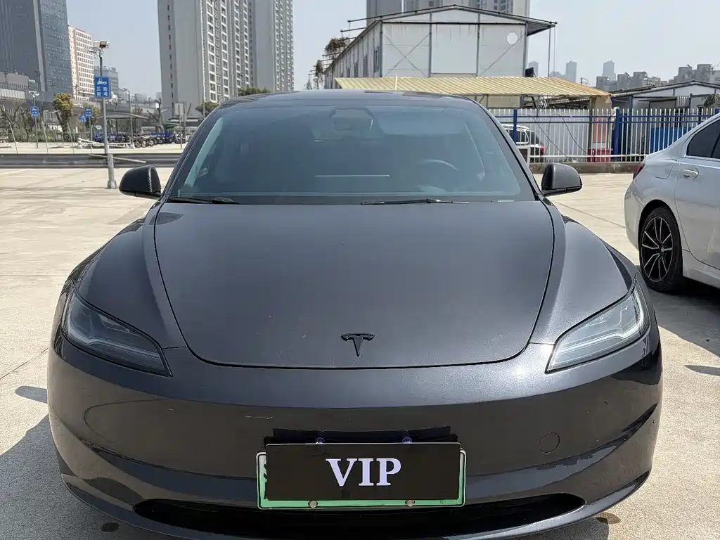 Tesla Model 3 - фото 2