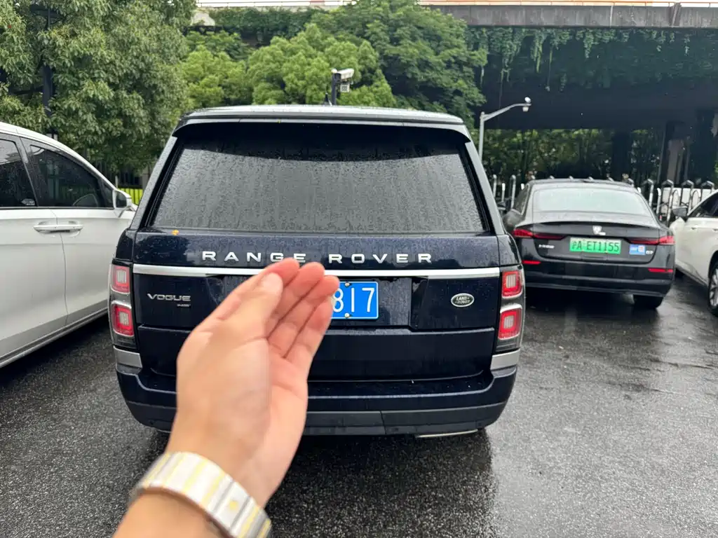Land Rover Range Rover 2022 3.0 L6 400PS