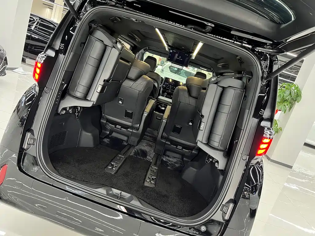 Toyota Alphard 2024 2.5L Luxury