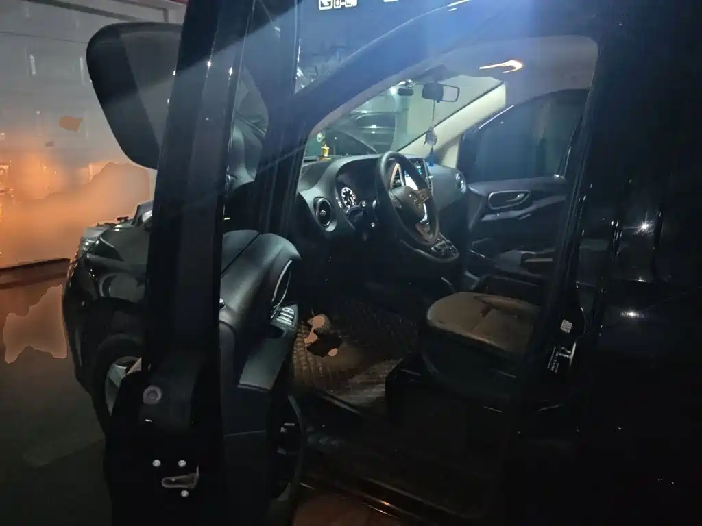 Mercedes-Benz Vito — миниатюра 17