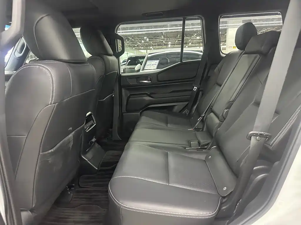 Toyota Land Cruiser Prado 2025 2.4T TX 5 мест