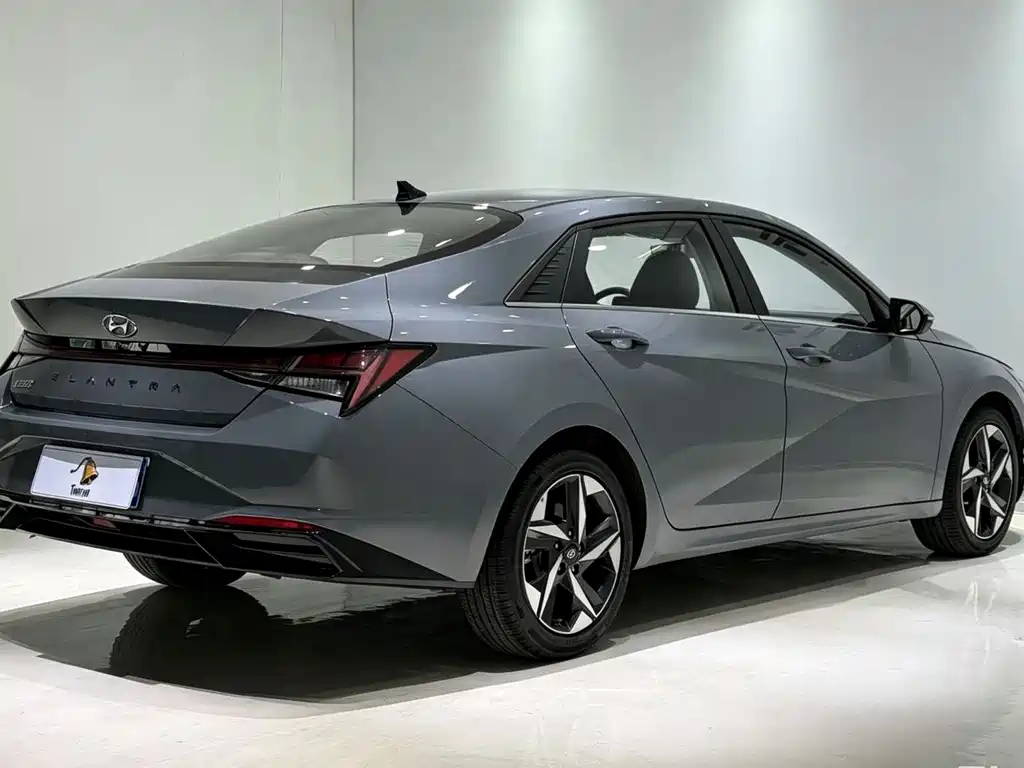 Hyundai Elantra 2022 1.5L CVT LUX Luxury