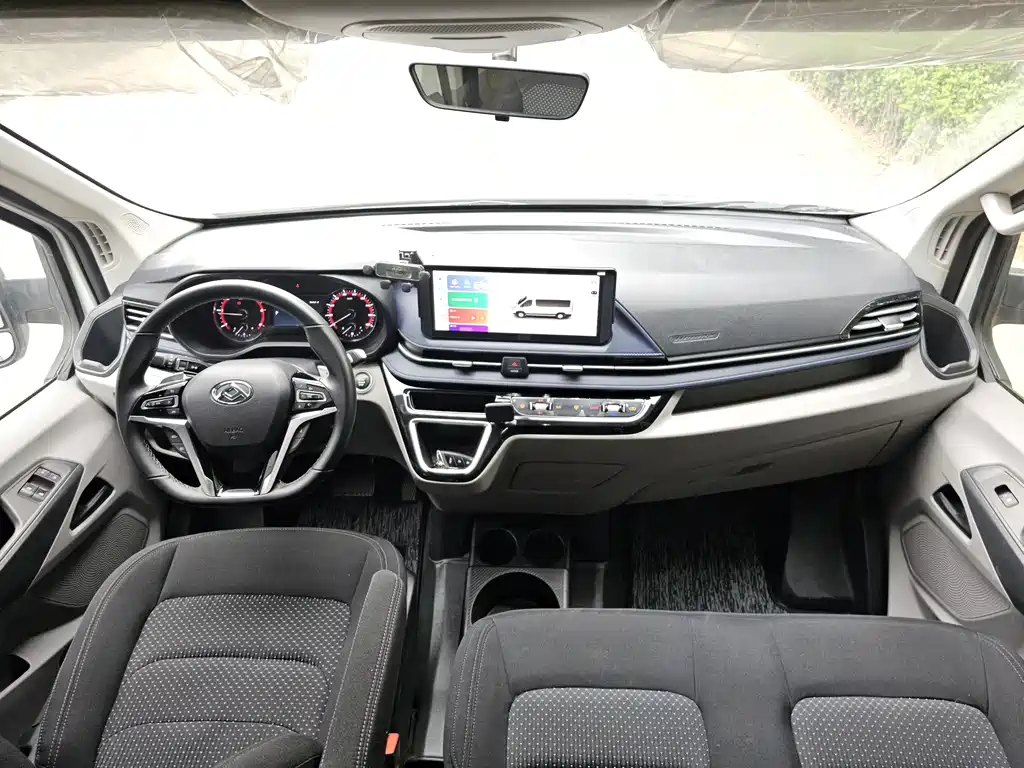Maxus V90 — миниатюра 11