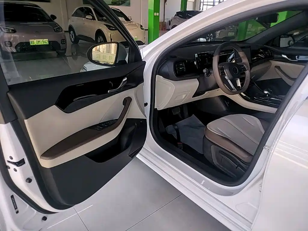 BYD Qin PLUS — миниатюра 16