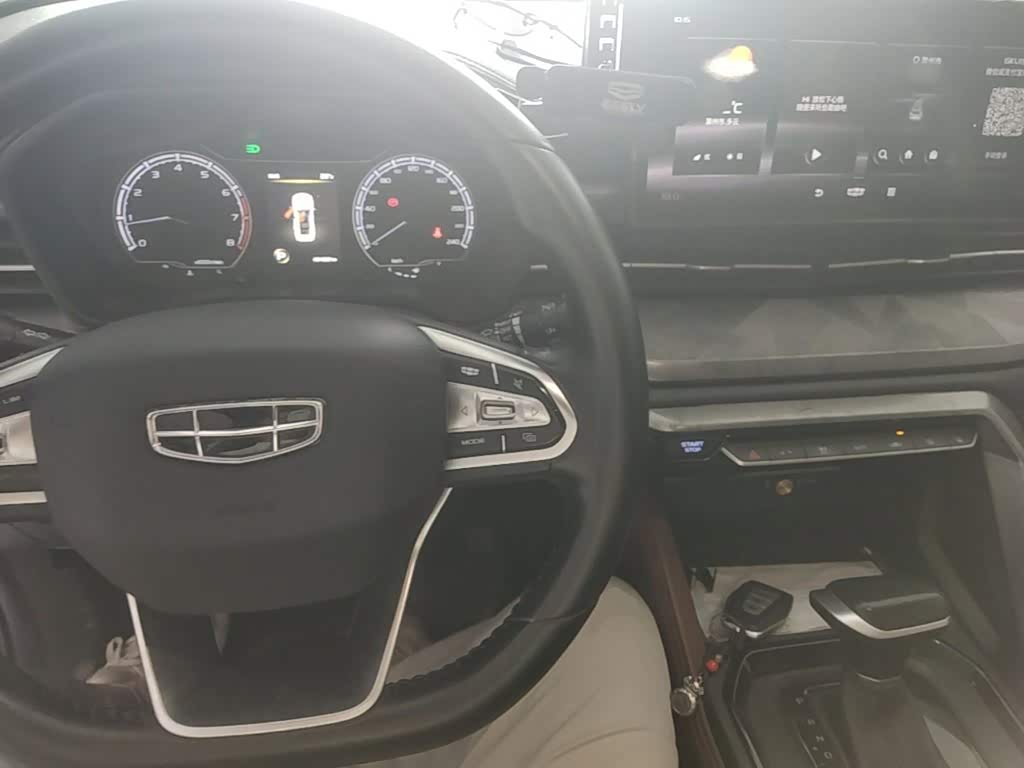 Geely Emgrand X6 1.4 л 2022 г. Чёрный, пробег 49400 км