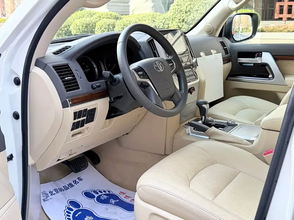 Toyota Land Cruiser 2016 4.0L AT VX