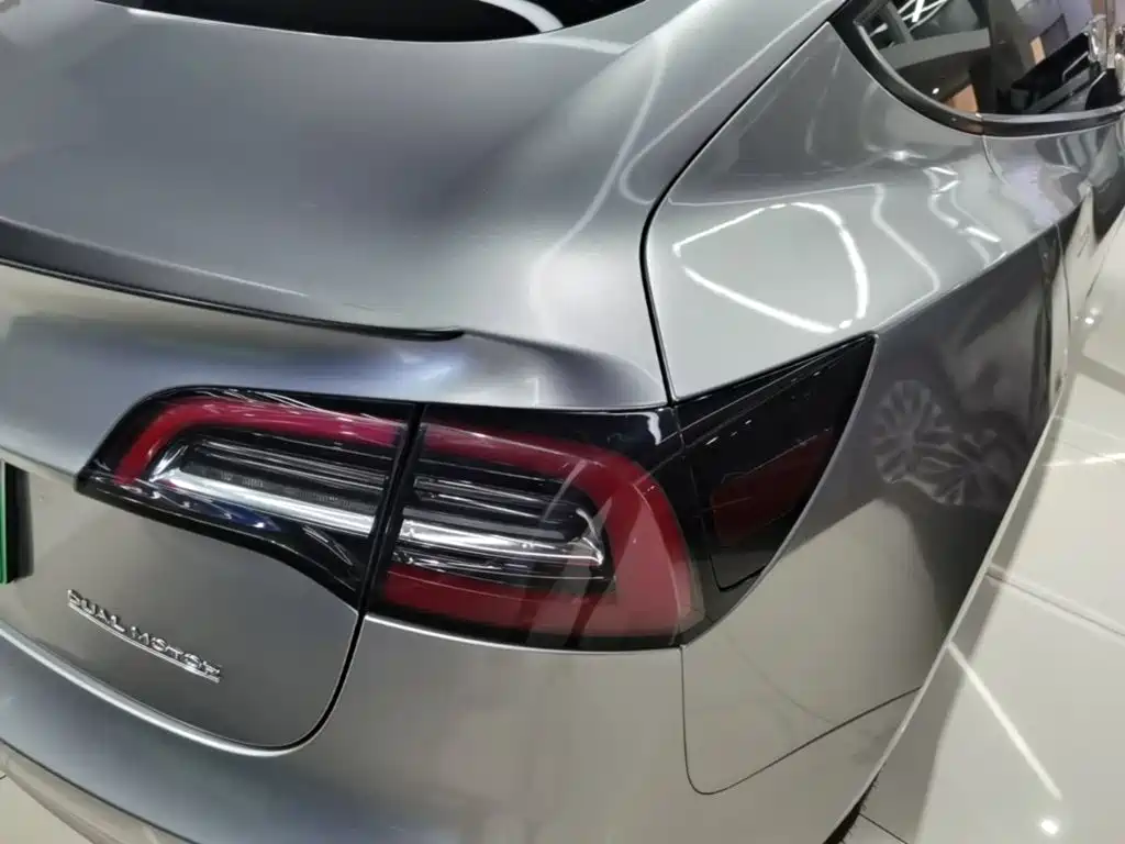 Tesla Model 3 — миниатюра 8