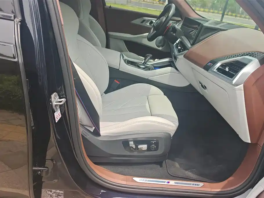 BMW XM 2023 50e