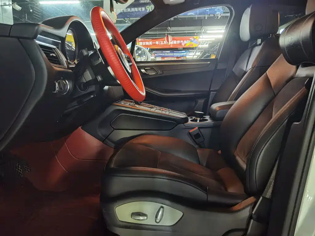 Porsche Macan — миниатюра 6