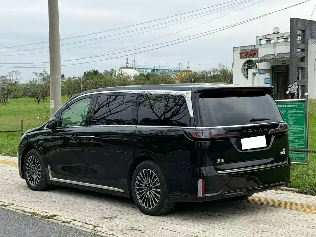 VOYAH Dreamer — миниатюра 4