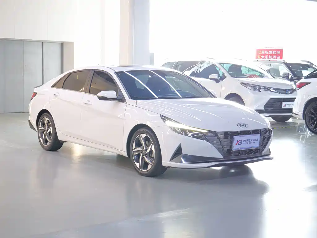 Hyundai Elantra — миниатюра 3