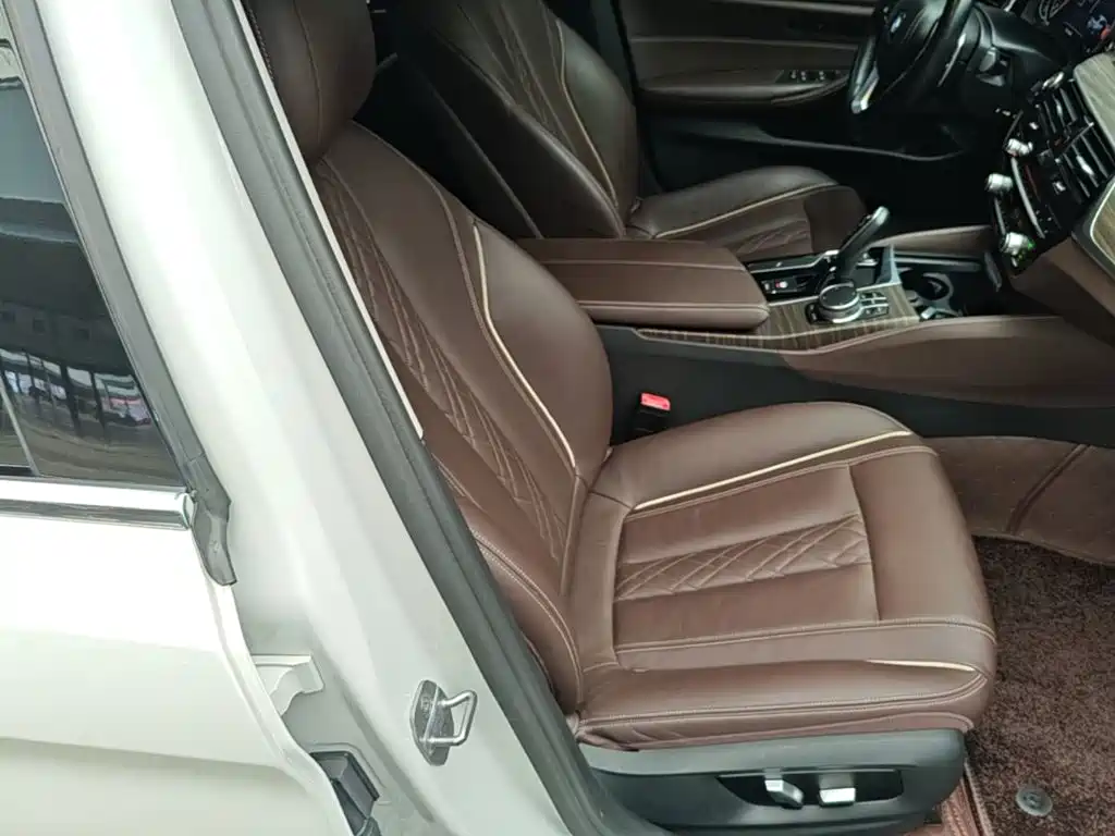 BMW 5 Series — миниатюра 25