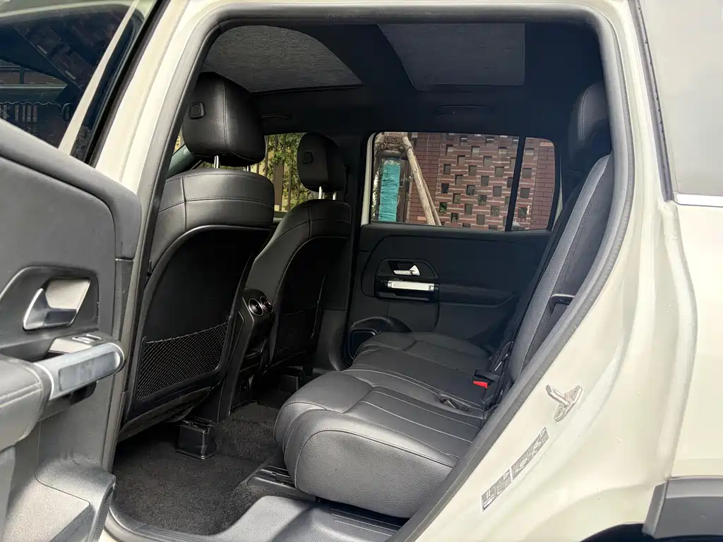 Mercedes-Benz GLB — миниатюра 10