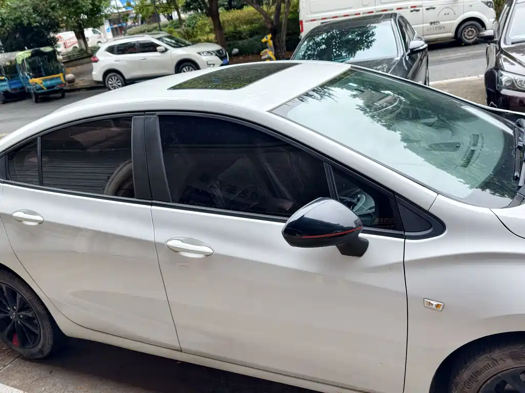 Chevrolet Cruze — миниатюра 6