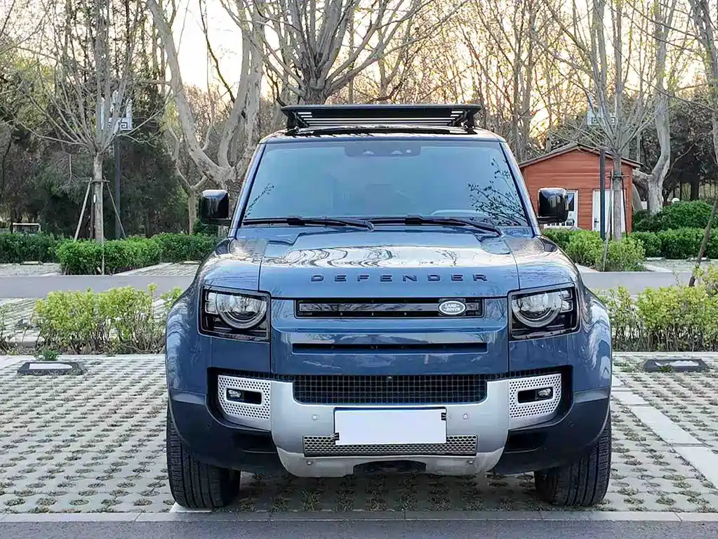Land Rover Defender 2021