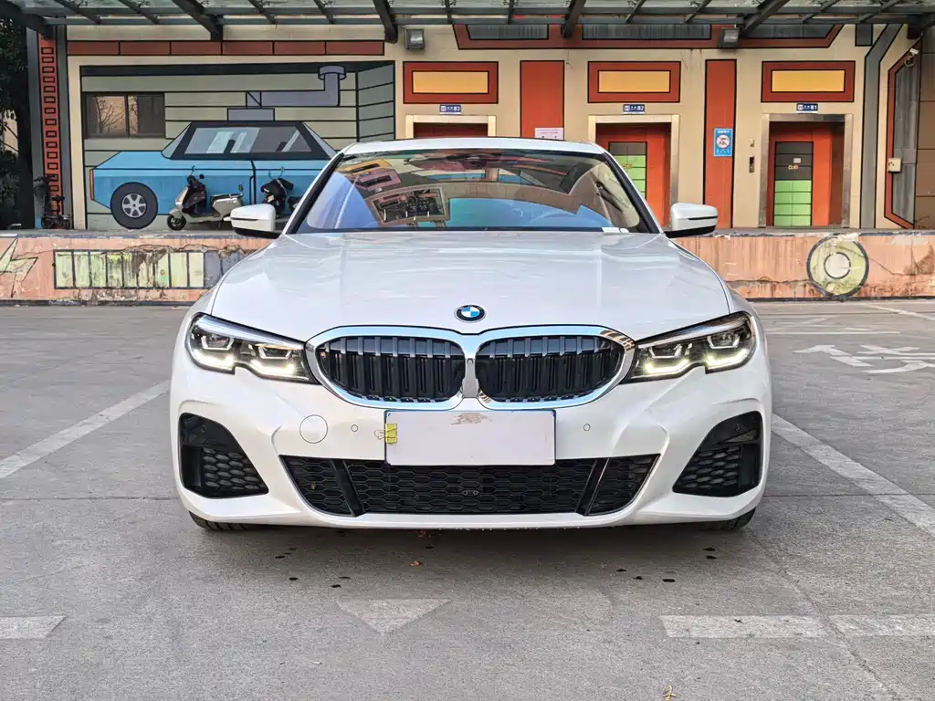 BMW 3 SERIES