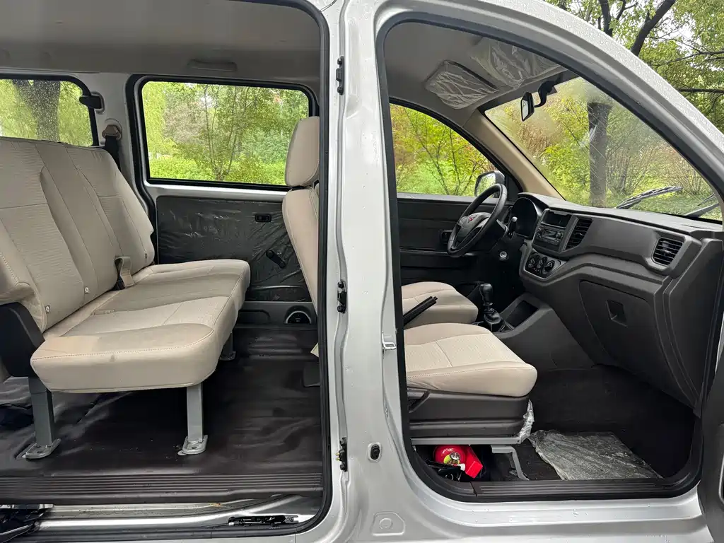 Wuling Hongguang V — миниатюра 10