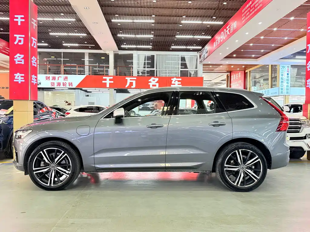 Volvo XC60 PHEV T8 E Drive Hybrid Smart Elegant Sport Edition China V, фото 3