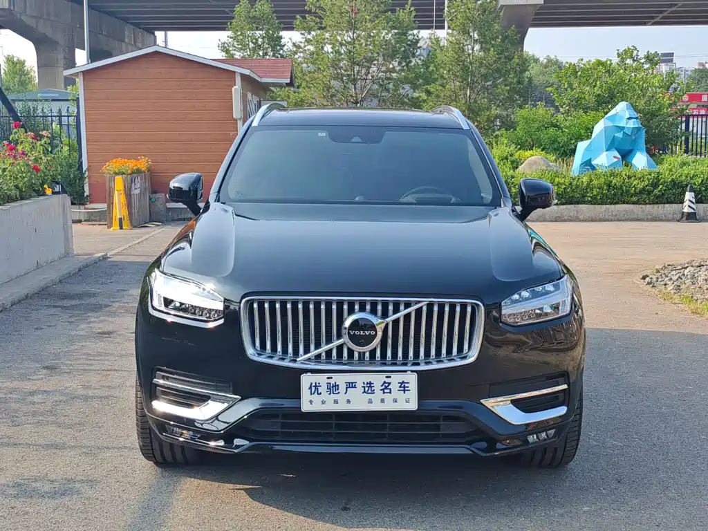 Volvo XC90 2022 B6 Luxury 7 мест