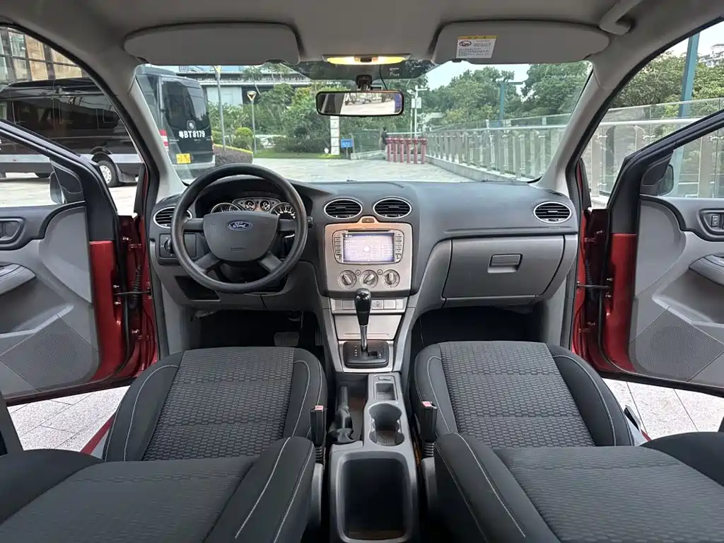 Ford Focus — миниатюра 12