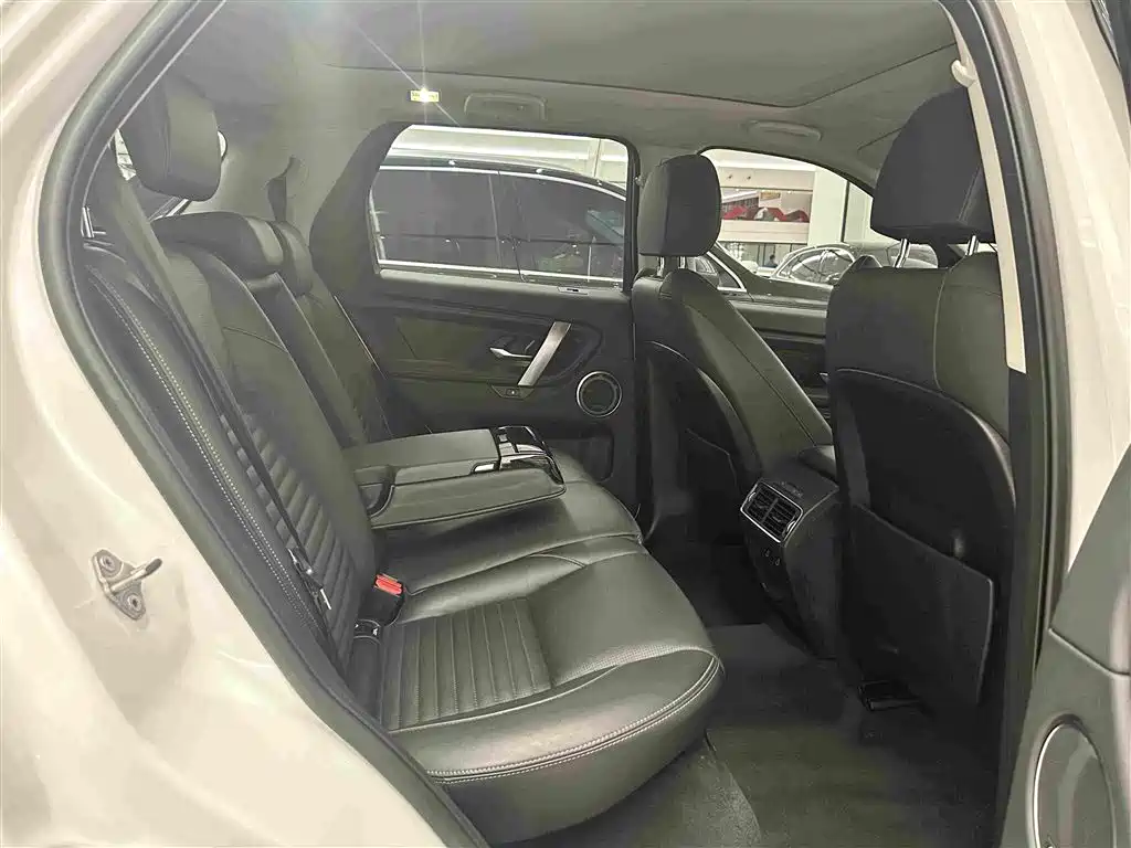 Land Rover Discovery Sport — миниатюра 17