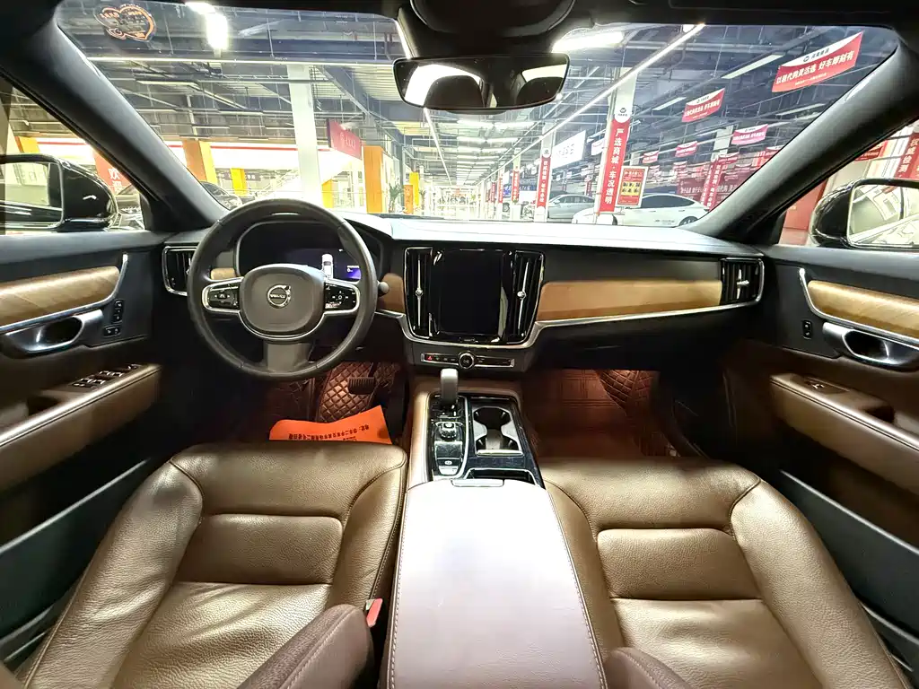 VOLVO S90 PLUG IN HYBRID