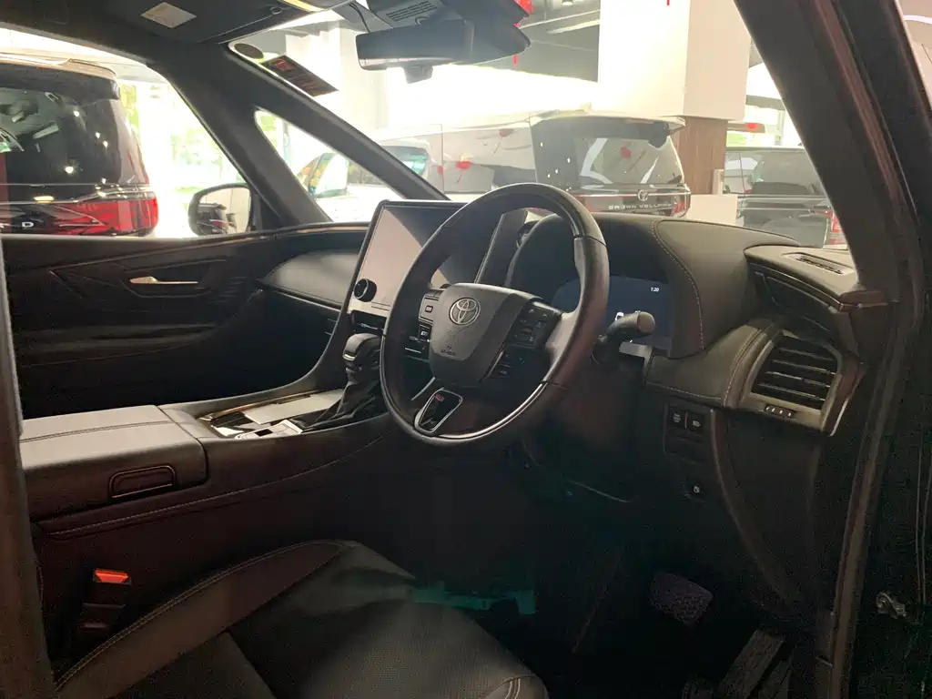 Toyota Alphard 2024 2.5L AT