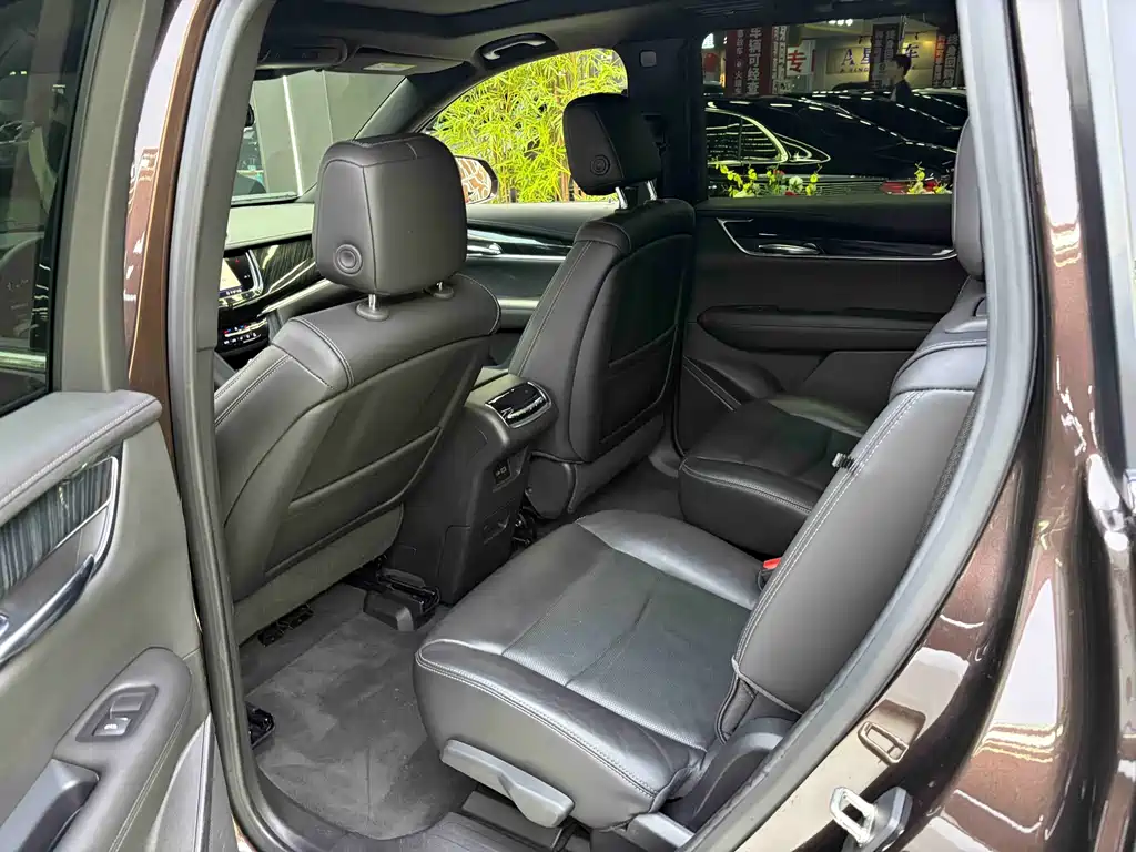 Cadillac XT6 2020 28T мест Luxury