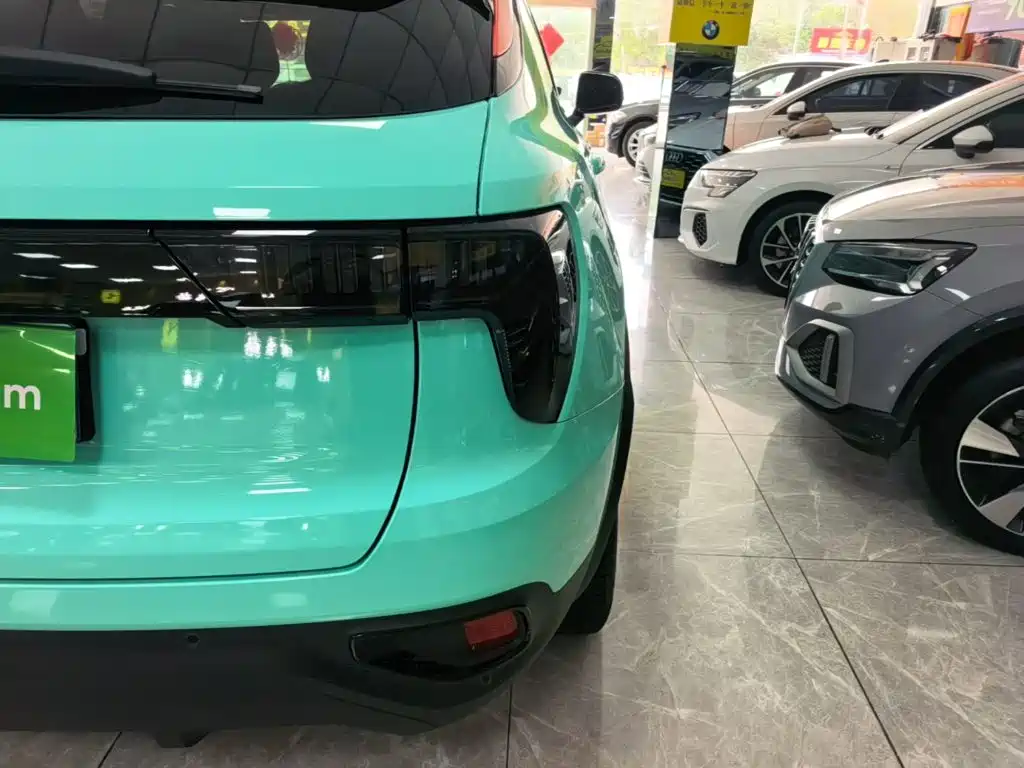 Lynk & Co 01 — миниатюра 8