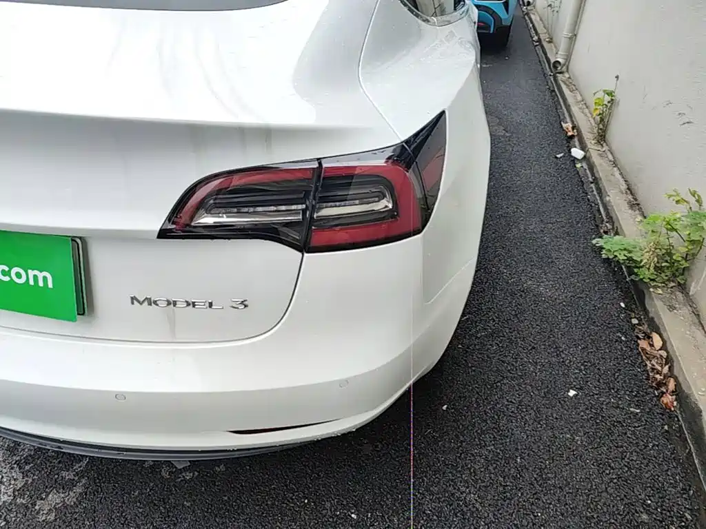 Tesla Model 3 — миниатюра 24