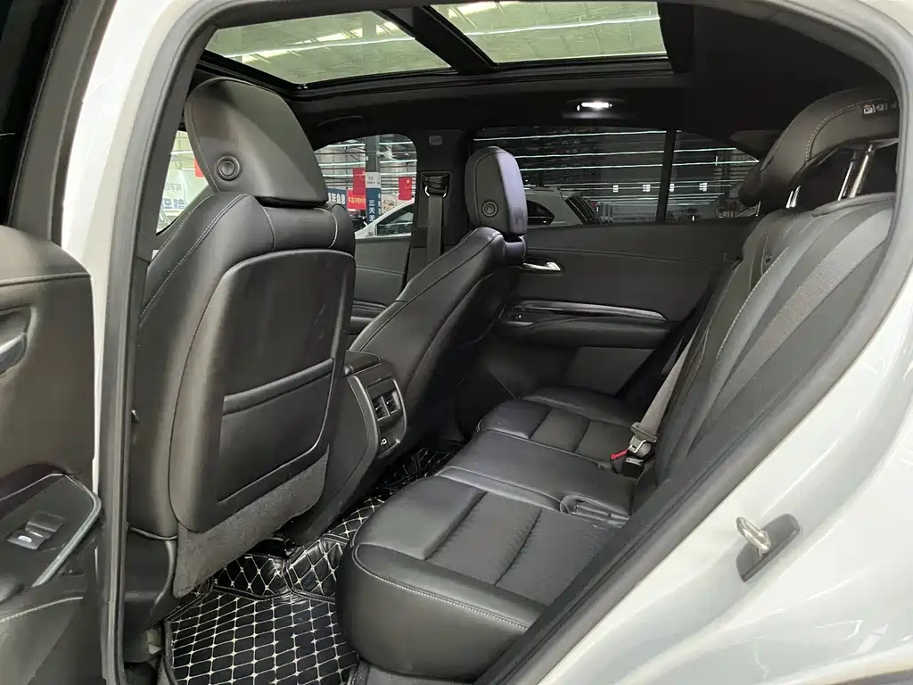 Cadillac XT4 — миниатюра 10