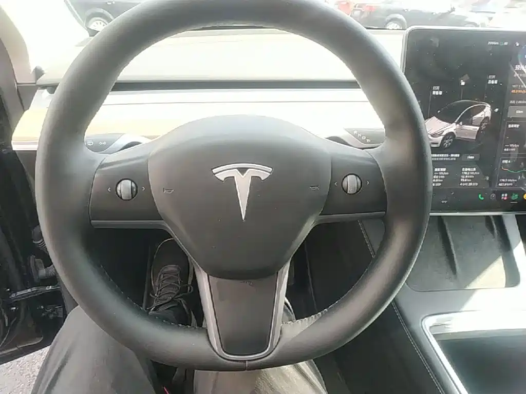 Tesla Model Y 2022 — фото 10