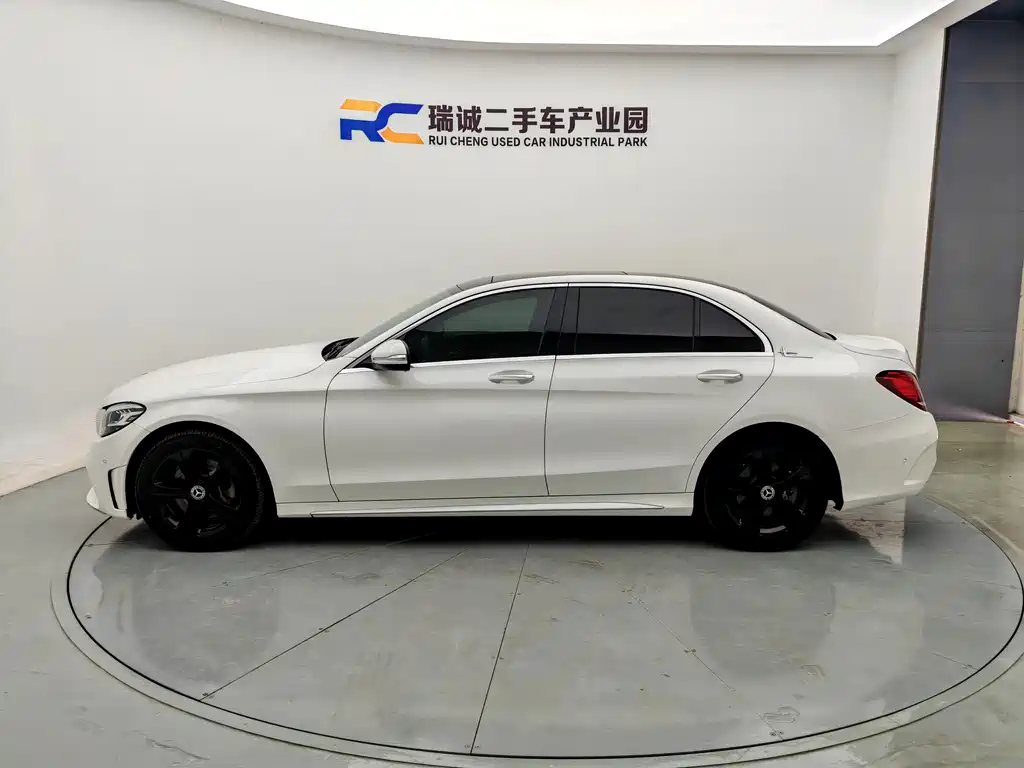 Mercedes-Benz C-Class — миниатюра 3