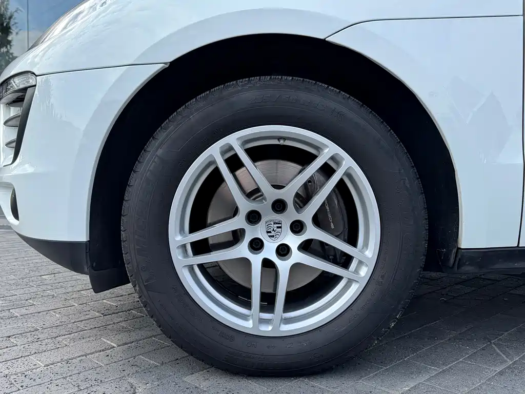 Porsche Macan — миниатюра 15