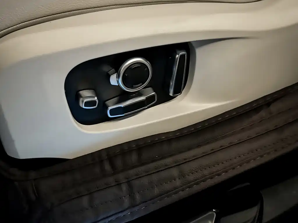 Jaguar F-PACE — миниатюра 8
