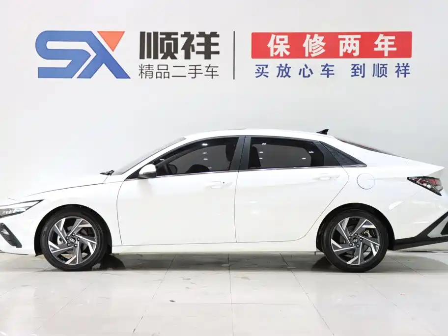 Hyundai Elantra — миниатюра 6