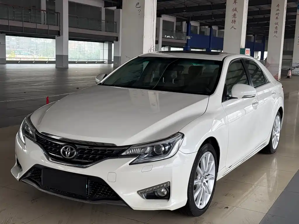 Toyota Reiz 2015