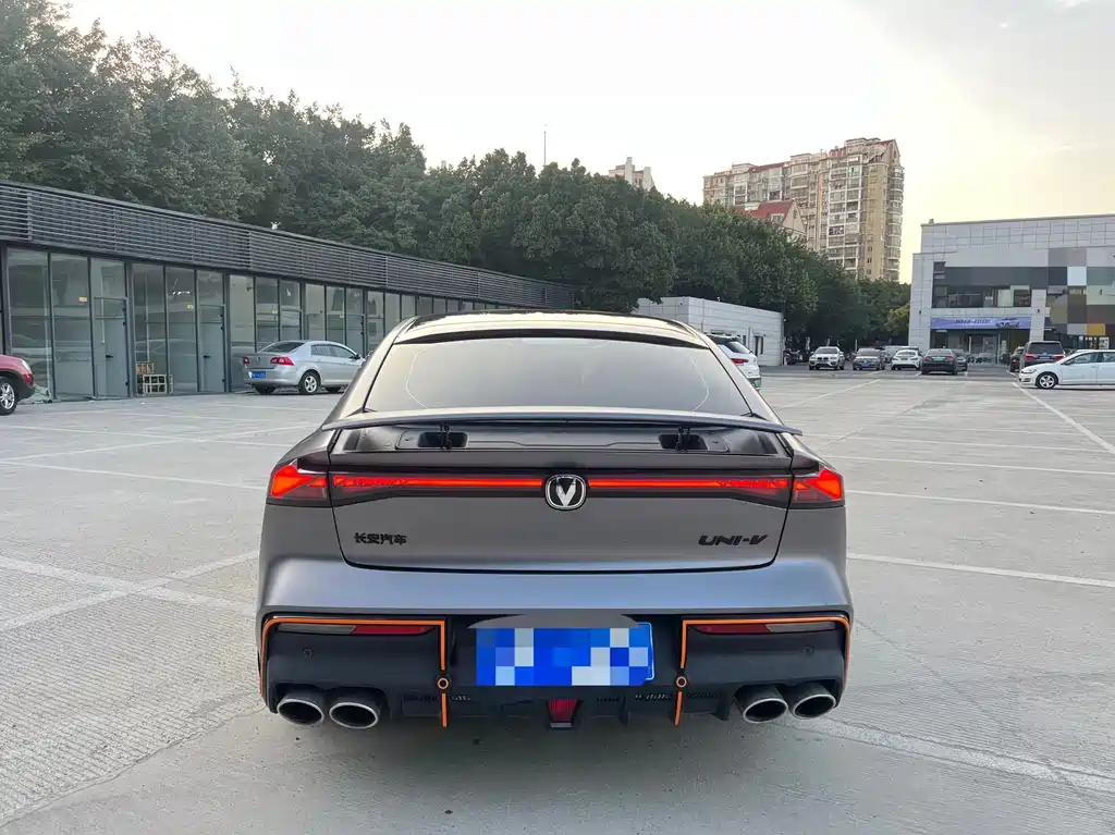 CHANGAN UNI V
