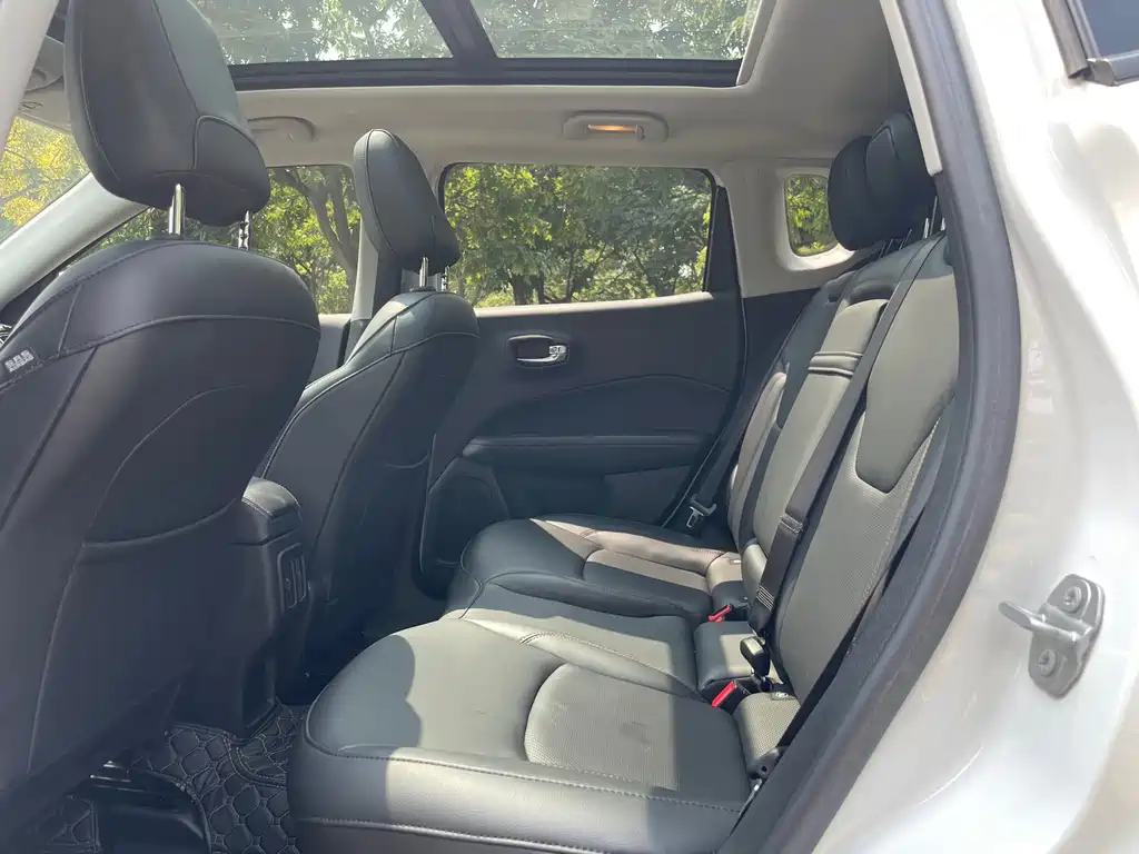 Jeep Compass — миниатюра 5